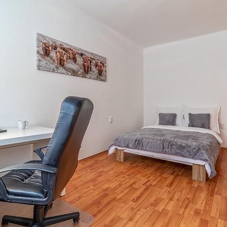 Cosy Flat Close To Central 브라티슬라바 외부 사진